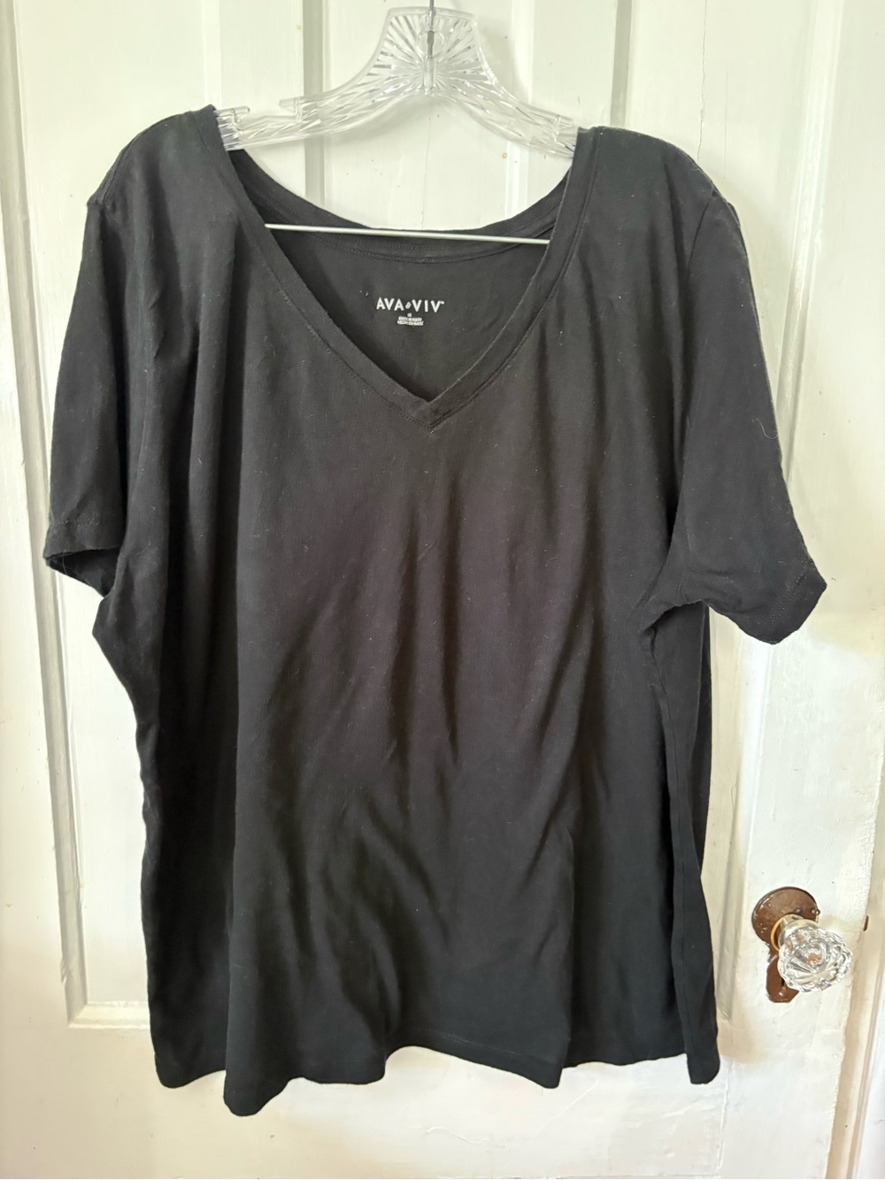 Ava & Viv Black V-Neck Short Sleeve Women's Tee